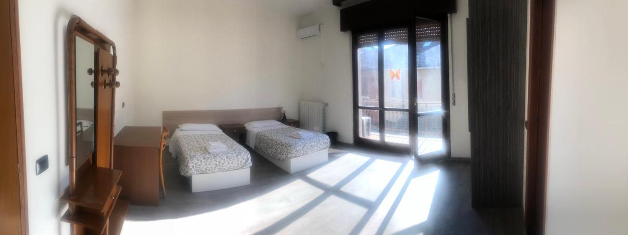 New Family Inn Pero Bagian luar foto